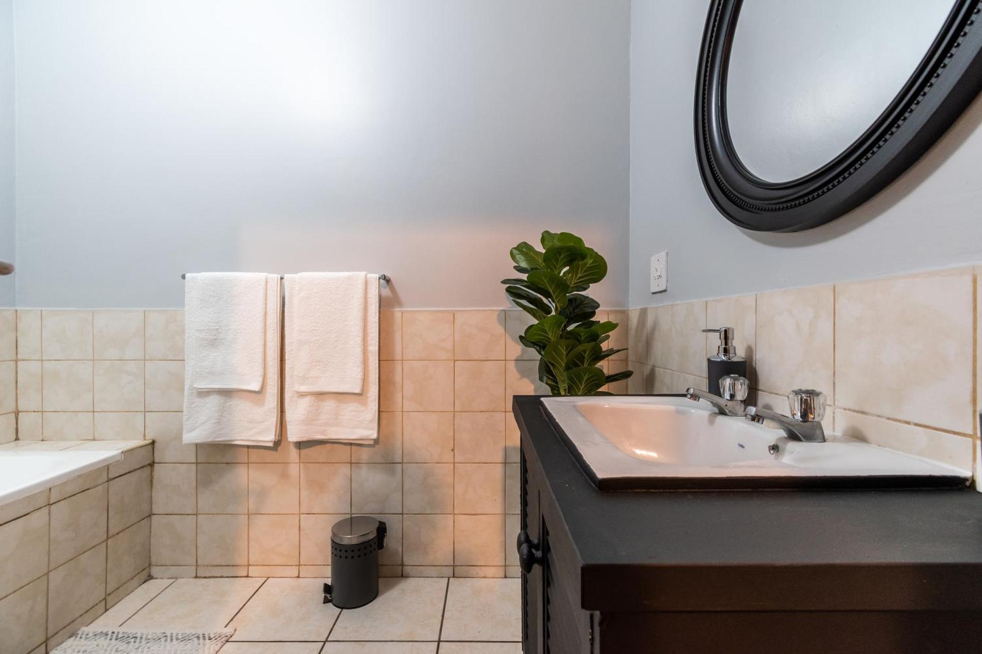 The Square 135- Studio With Free Parking, Pool & Gym Access Apartment Cape Town Exterior foto